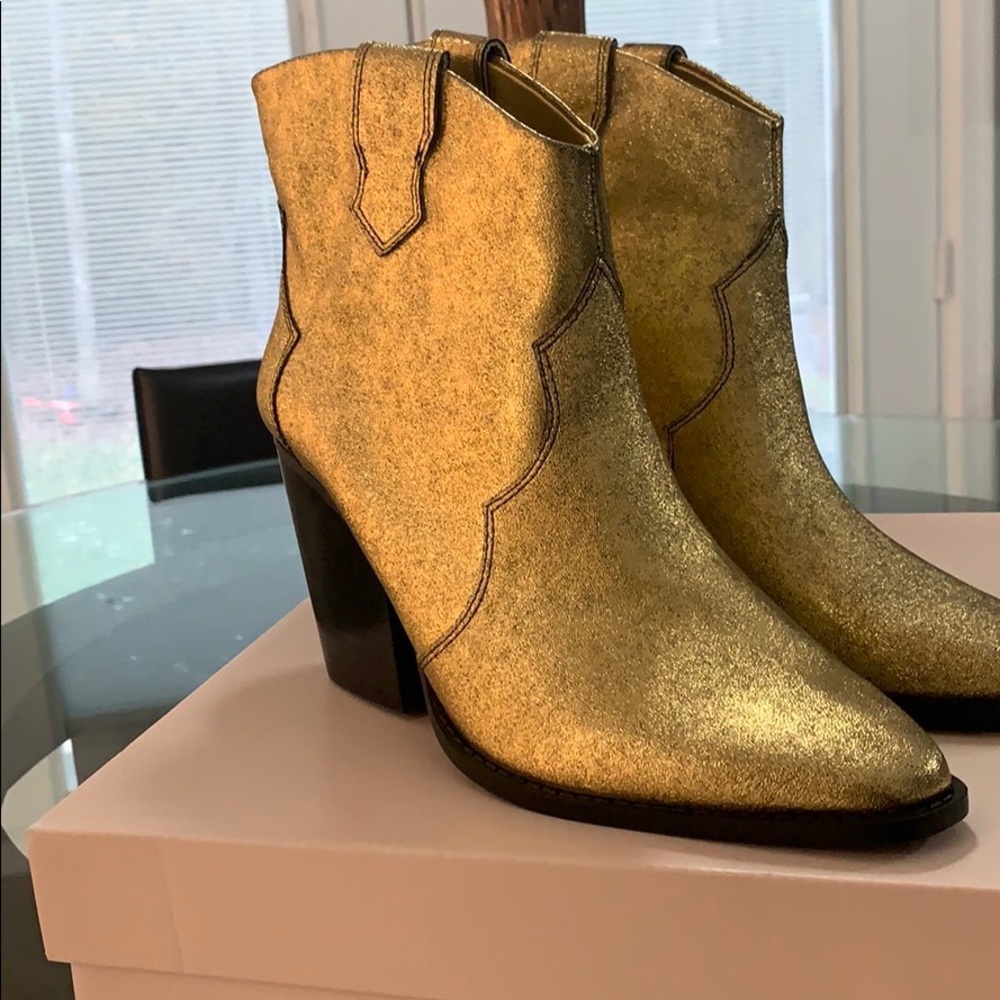 Bonnie Bootie
CHINESE LAUNDRY